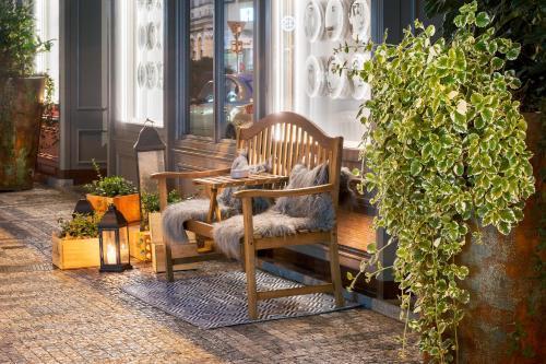 THE MANES Boutique Hotel Prague - Tap to explore photos