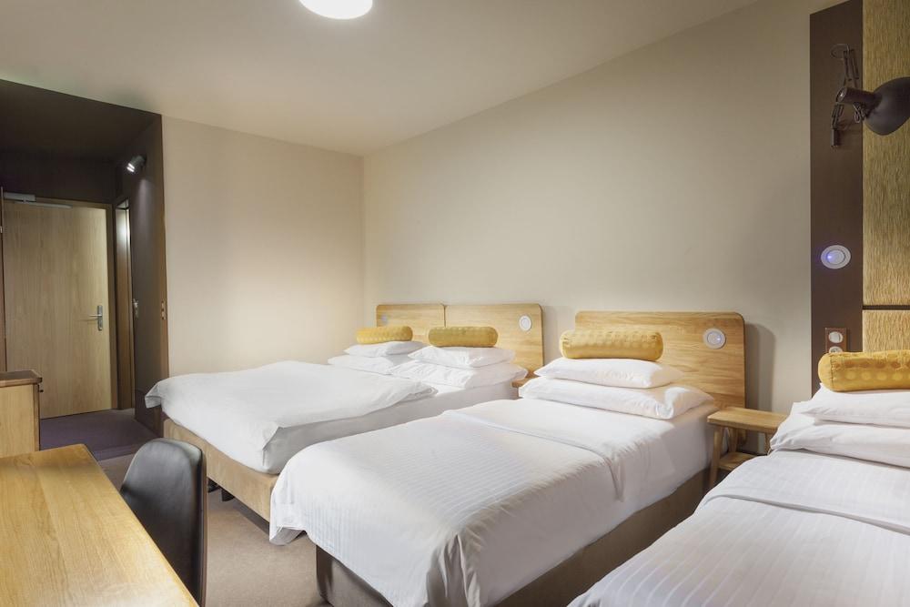 Hotel Golf Prague Room Type - Depandance Quadruple Room Annexe Building Hotel Golf Prague Room Type - Depandance Quadruple Room Annexe Building