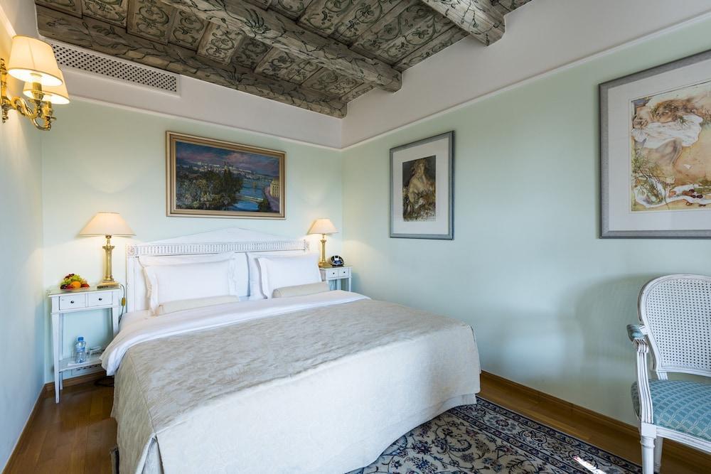 Golden Well Hotel Room Type - Superior Double or Twin Room