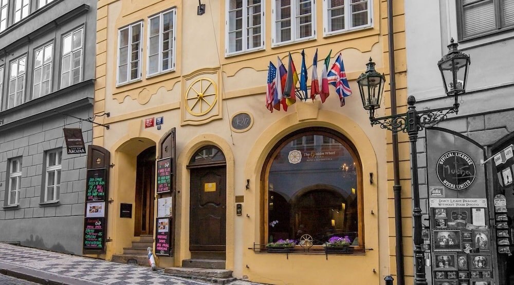 Golden Wheel Hotel Prague - Tap to explore photos