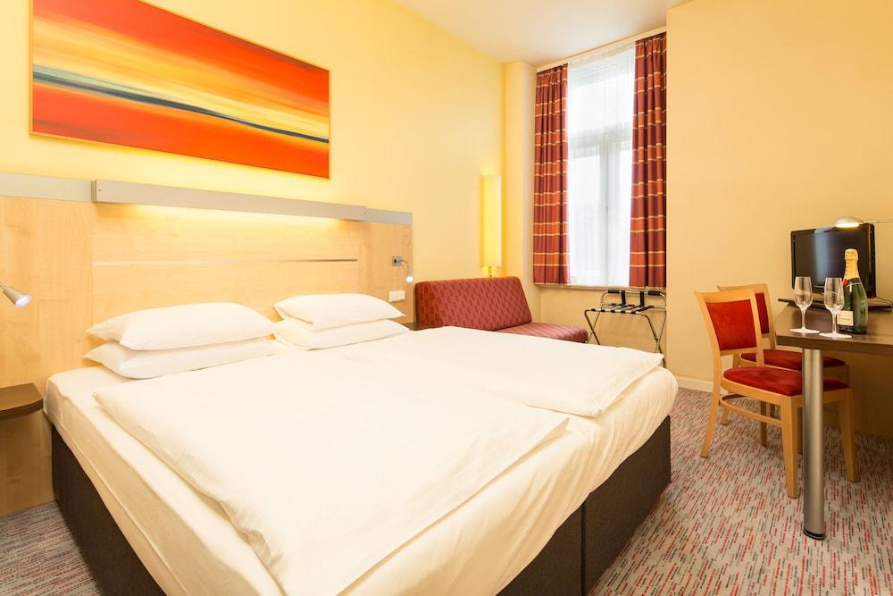 Hotel Exe City Park Room Type - Double or Twin Room Hotel Exe City Park Room Type - Double or Twin Room