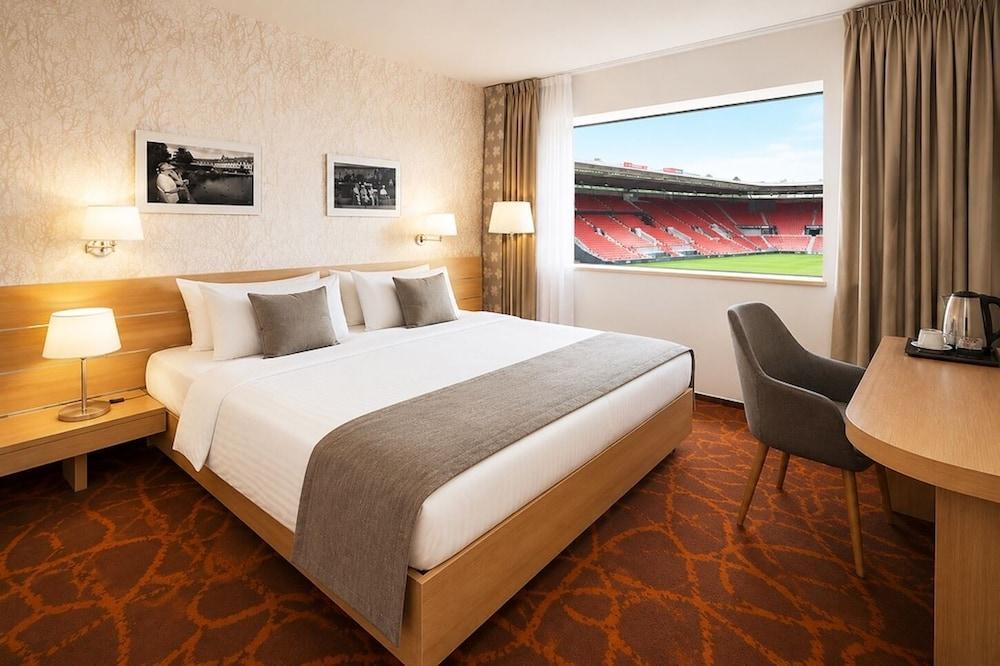 Iris Hotel Eden - Czech Leading Hotels Room Type - Superior Double Room with Stadium View