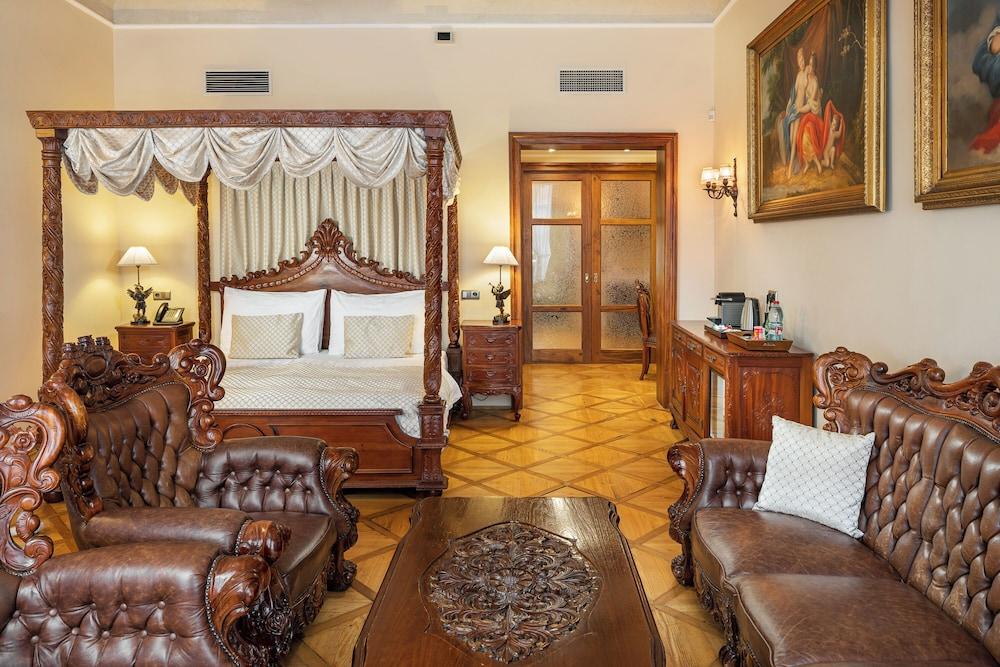 Iron Gate Hotel & Suites Prague by BHG Room Type - Goliath Suite