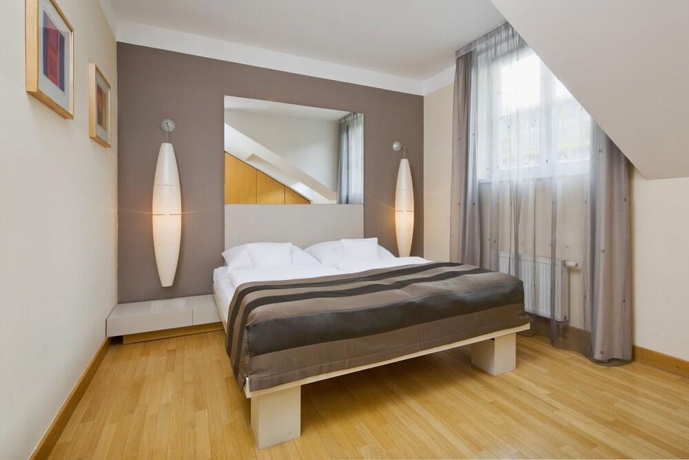 Mamaison Residence Belgicka Room Type - Executive Suite, 1 Bedroom