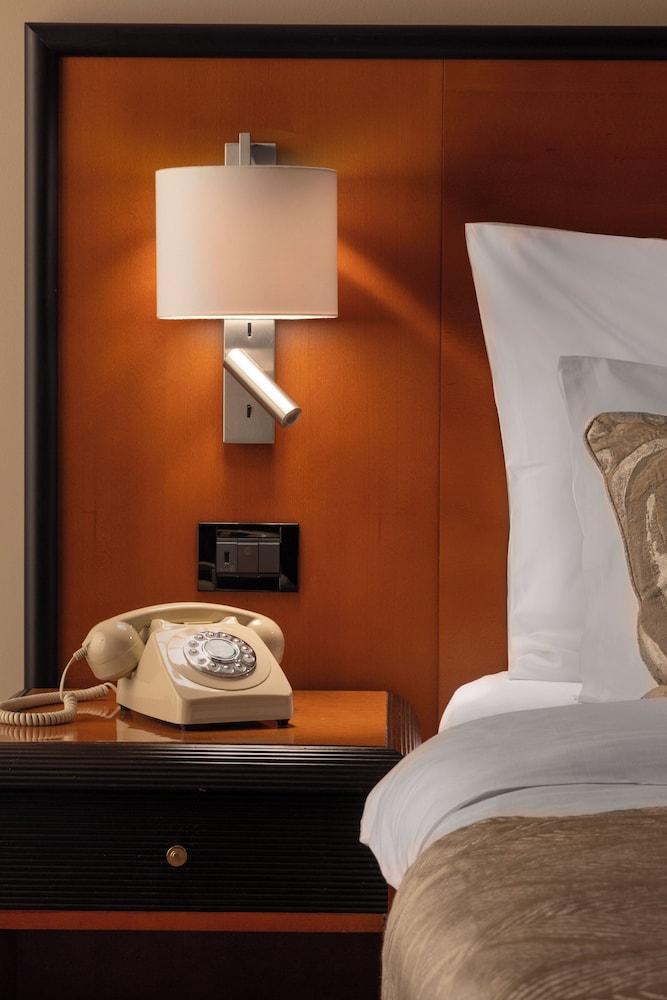 Jalta Boutique Hotel - Tap to explore photos