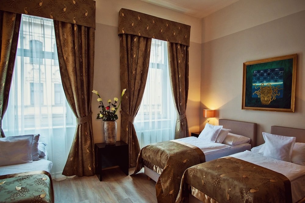 Hotel Julian Room Type - Standard Triple Room