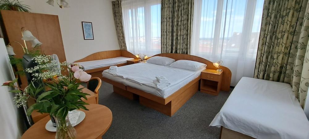 Hotel Legie Room Type - Triple Room