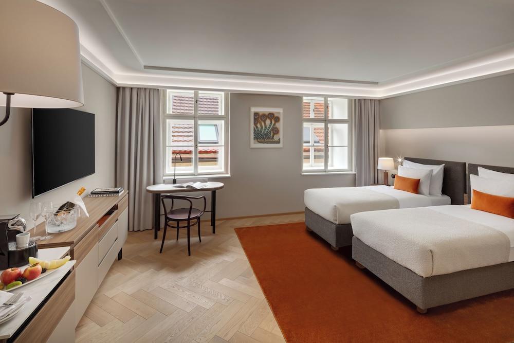Boutique Hotel BOOKQUET Room Type - Bookquet Premium