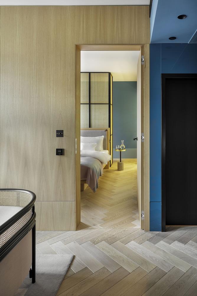 Hotel Maximilian Room Type - King Suite