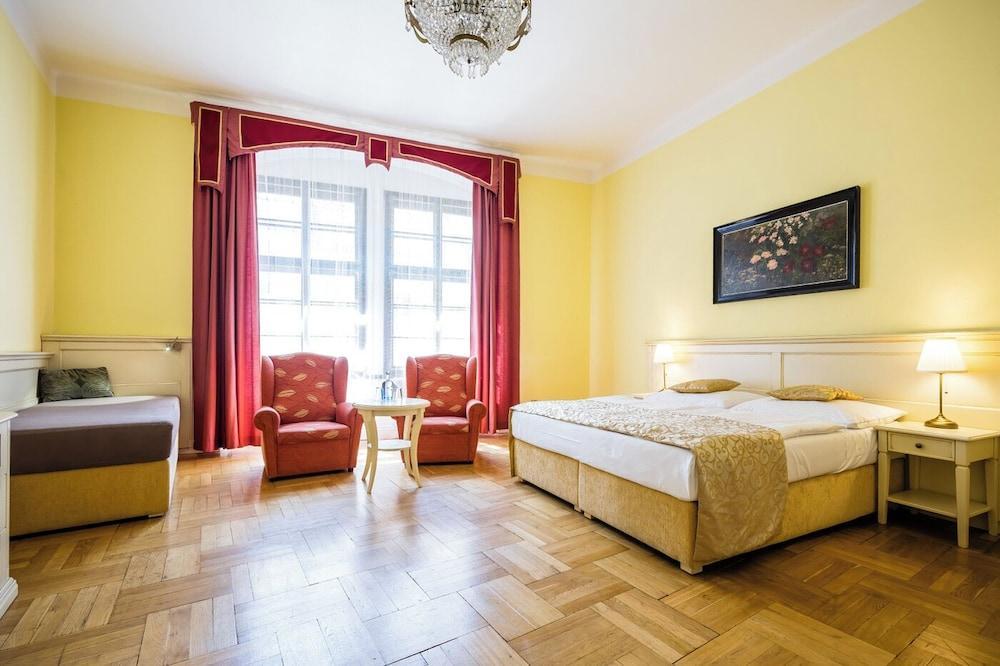 Hotel Metamorphis Room Type - Triple Room