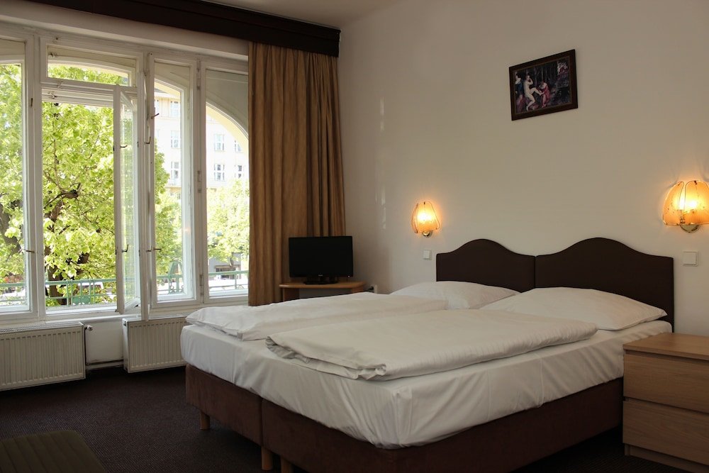 Hotel Meran - Tap to explore photos