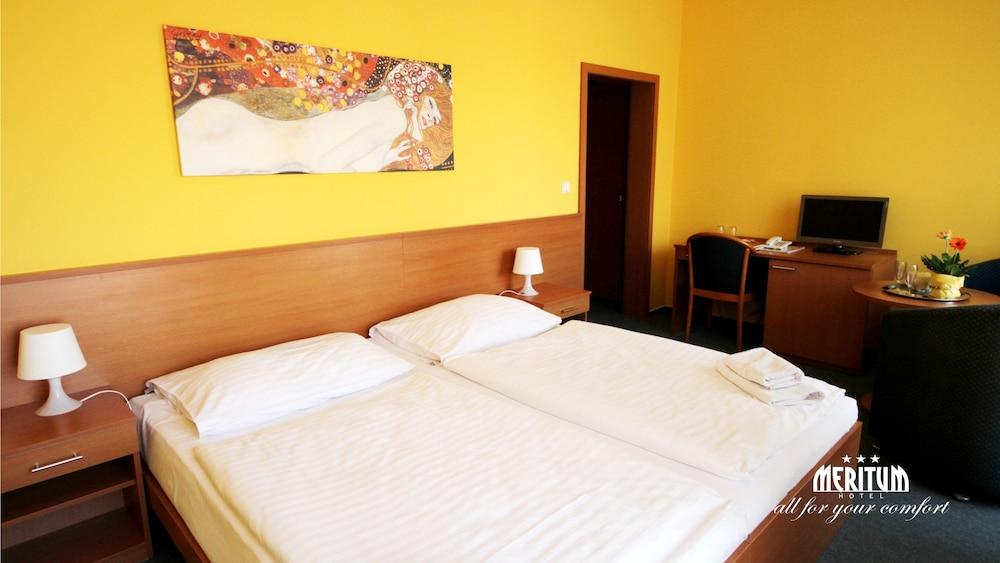 Hotel Meritum Room Type - Standard Double or Twin Room