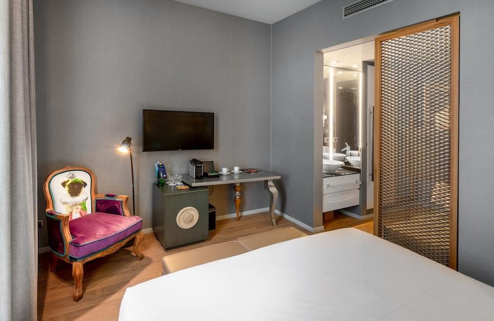 987 Design Prague Hotel - Tap to explore photos