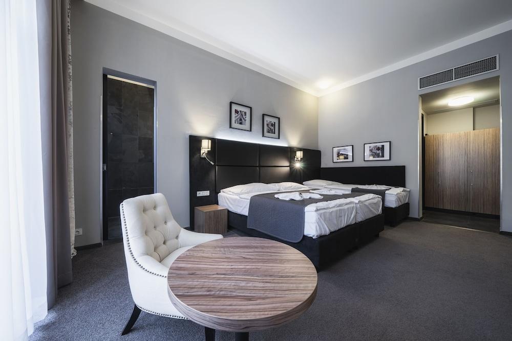 Hotel Noir Room Type - Superior Quadruple Room