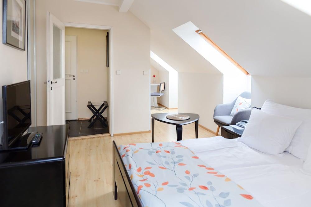 Hotel Orion Room Type - Standard Studio Suite, Kitchen, City View