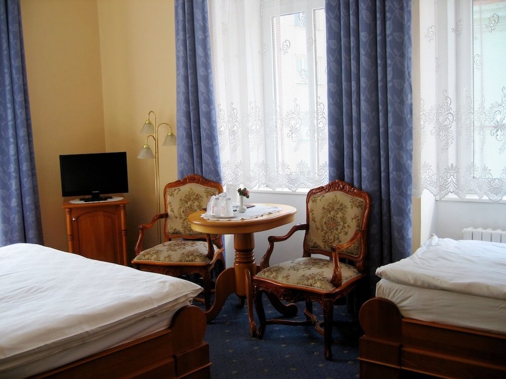 Opera Hotel Room Type - Standard Triple Room