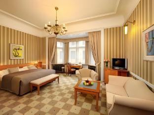 Hotel Paris Prague Room Type - Deluxe Double or Twin Room Hotel Paris Prague Room Type - Deluxe Double or Twin Room