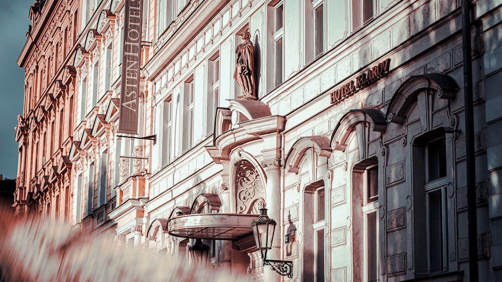 Hotel Klarov - Tap to explore photos