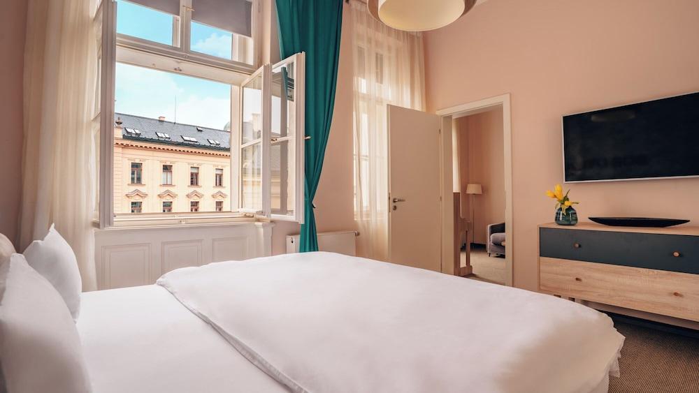 Hotel Klarov Room Type - Junior Suite Hotel Klarov Room Type - Junior Suite