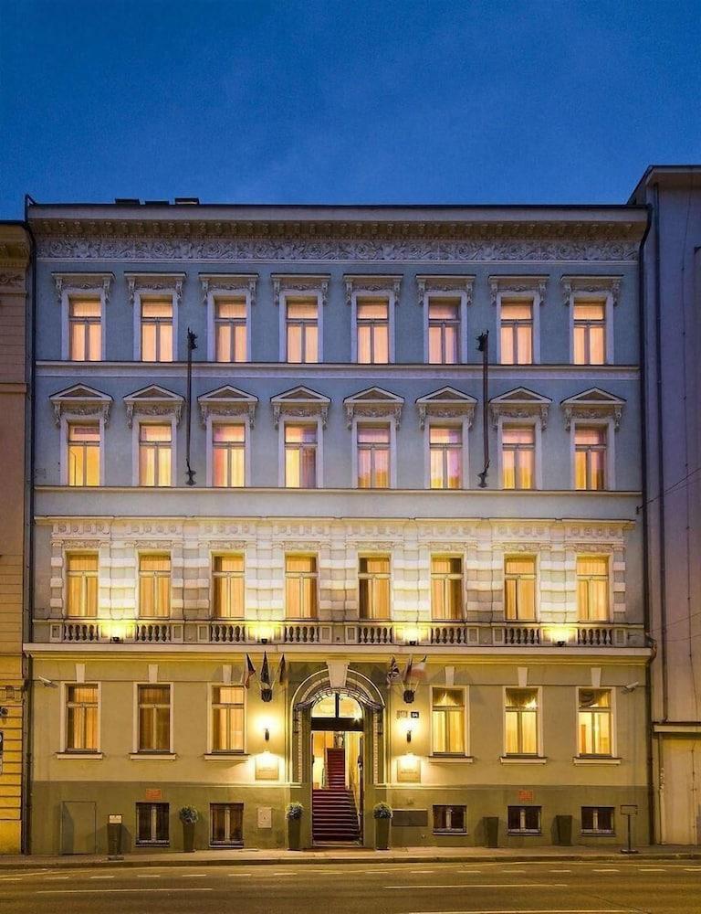 Hotel Raffaello Prague - Tap to explore photos