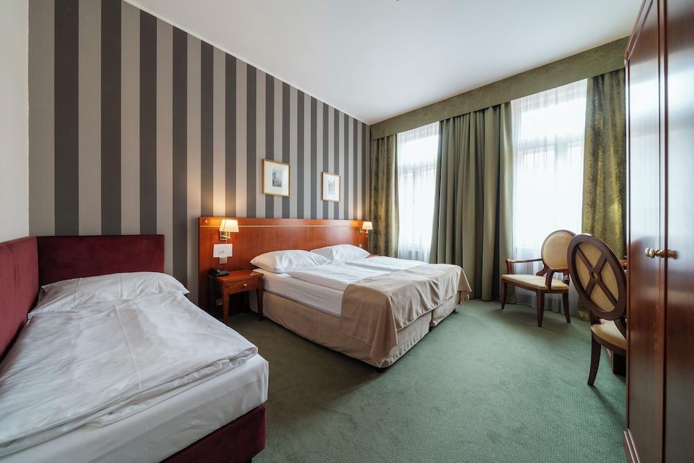 Hotel Raffaello Prague Room Type - Triple Room
