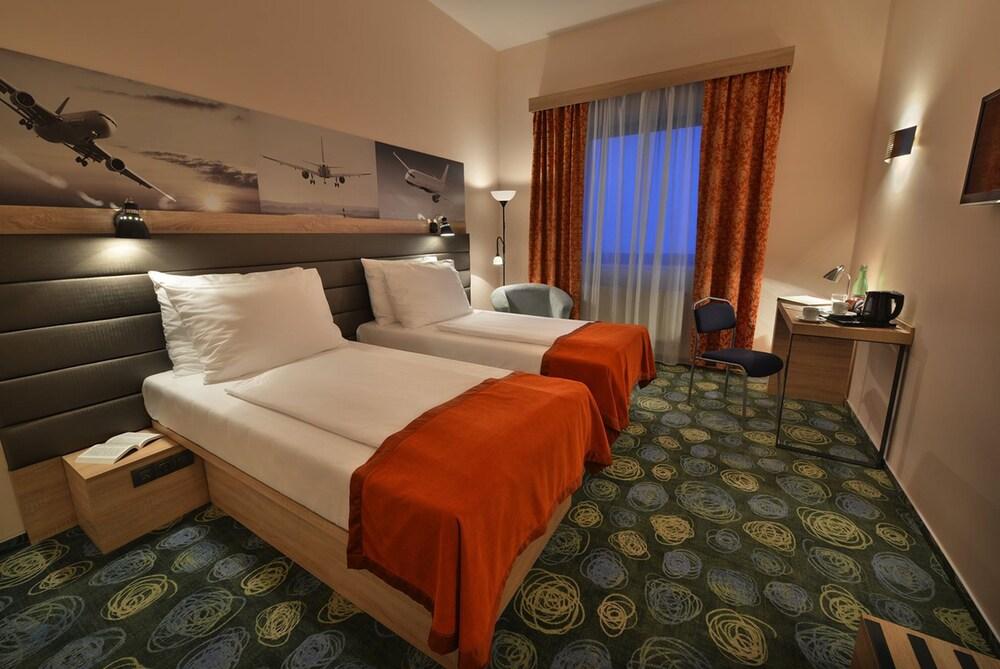 Ramada Airport Hotel Prague Room Type - Standard Room