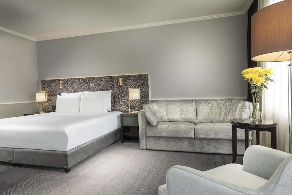 Hilton Prague Old Town Room Type - Superior Room, 1 King Bed (with Sofa)