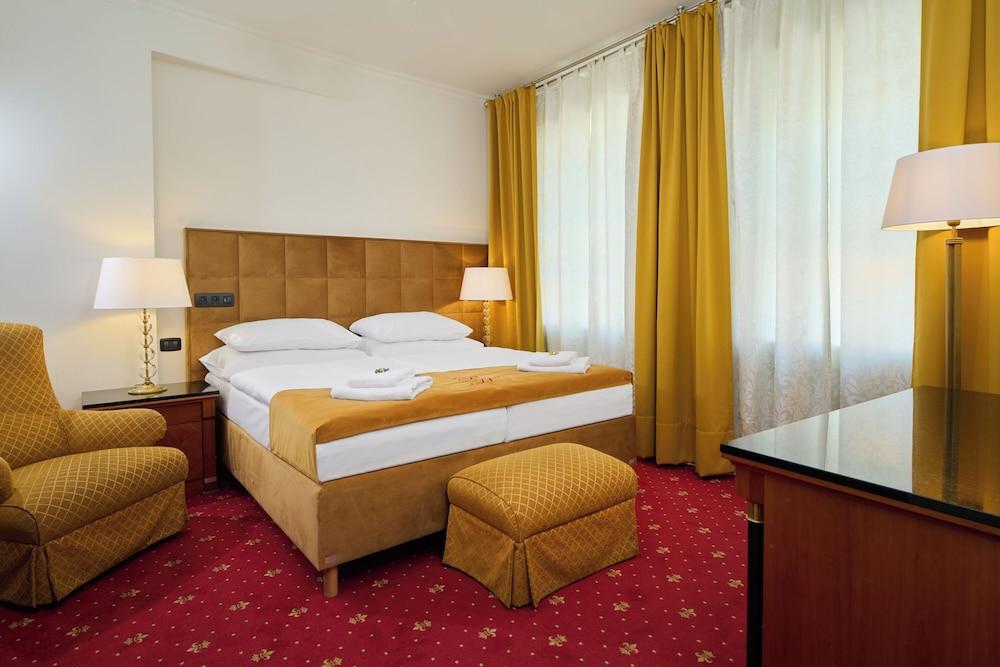 Hotel Bologna Room Type - Standard Double or Twin Room
