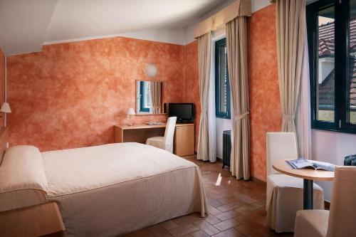 Hotel Roma Prague - Tap to explore photos