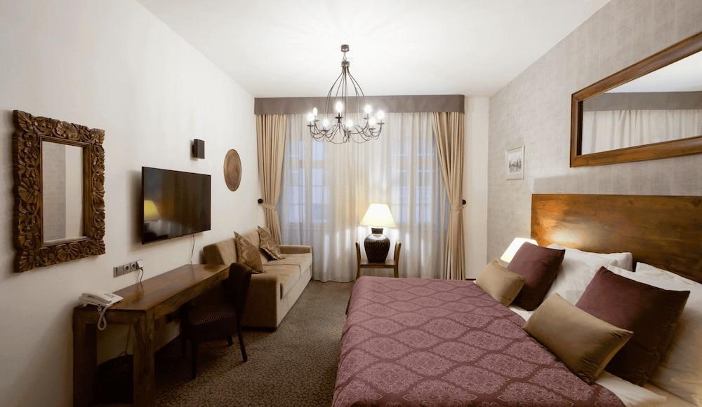 Hotel Residence Agnes Room Type - Family Double Room for 2 adults and 2 children Hotel Residence Agnes Room Type - Family Double Room for 2 adults and 2 children
