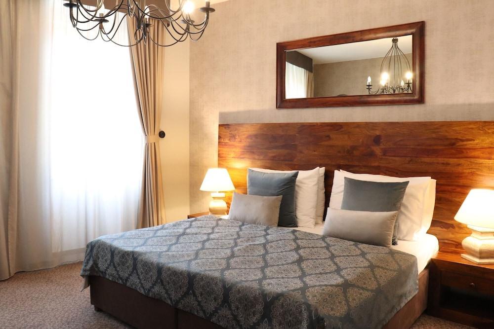 Hotel Residence Agnes Room Type - Deluxe Double Room Hotel Residence Agnes Room Type - Deluxe Double Room