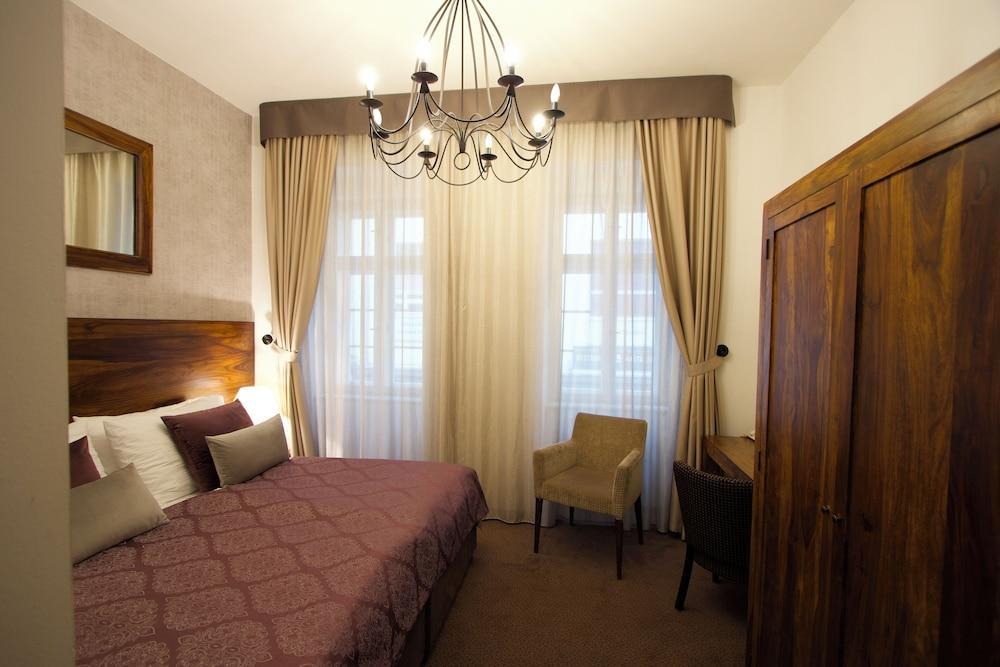 Hotel Residence Agnes Room Type - Standard Double Room Hotel Residence Agnes Room Type - Standard Double Room