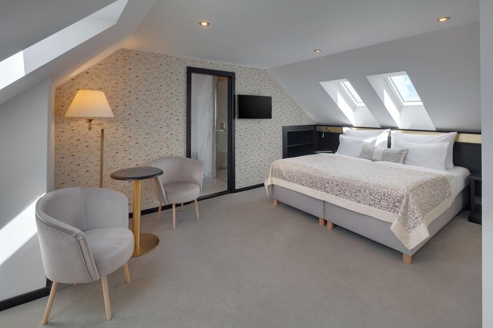 Hotel Savoy Room Type - Attic room with stairs