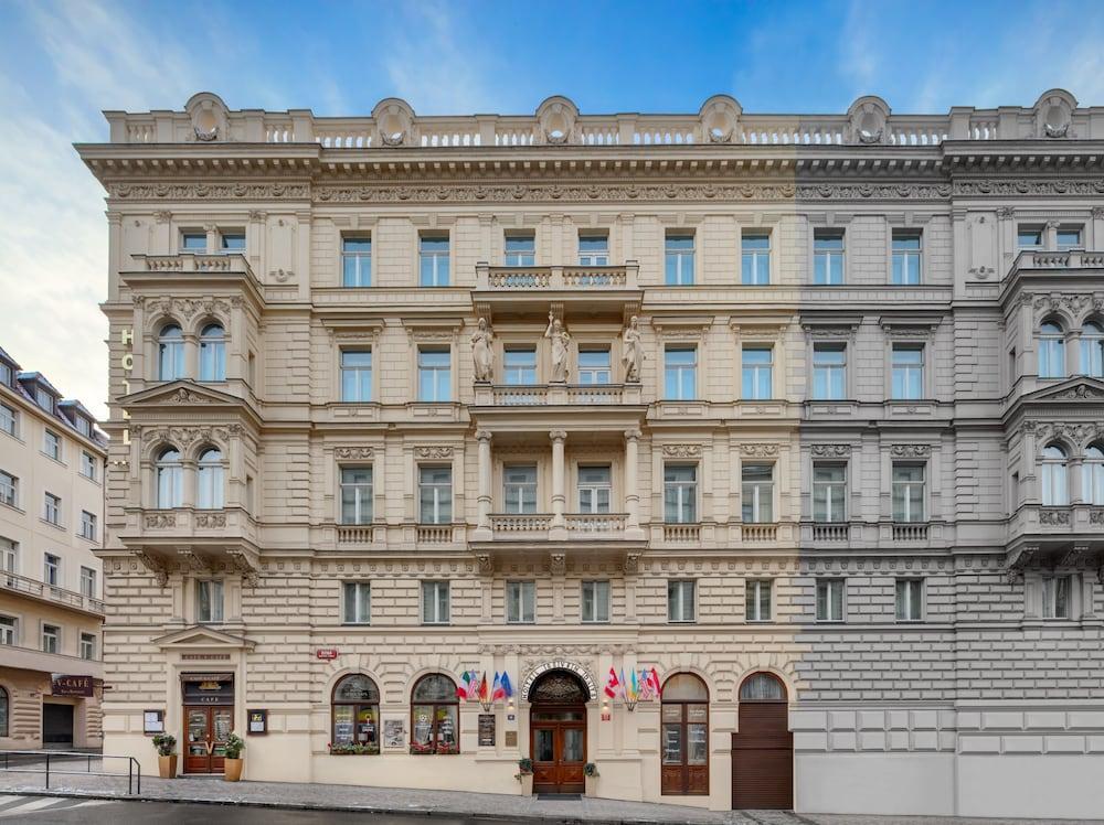 Boutique Hotel Seven Days Prague - Tap to explore photos