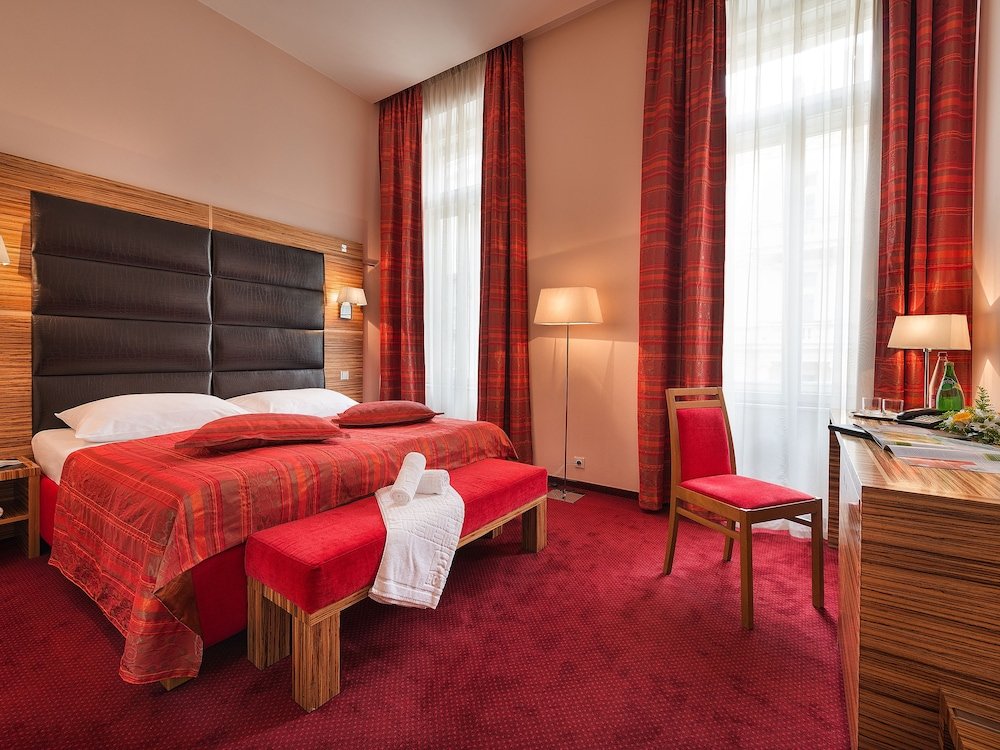 EA Hotel Sonata - Tap to explore photos