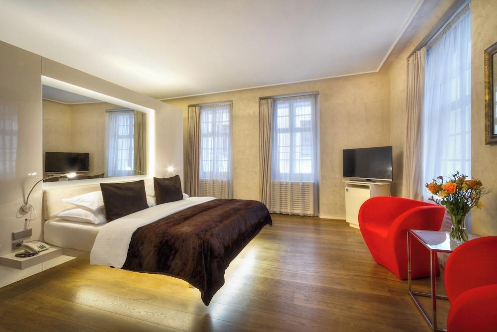 Hotel Three Storks Room Type - Deluxe Double Room