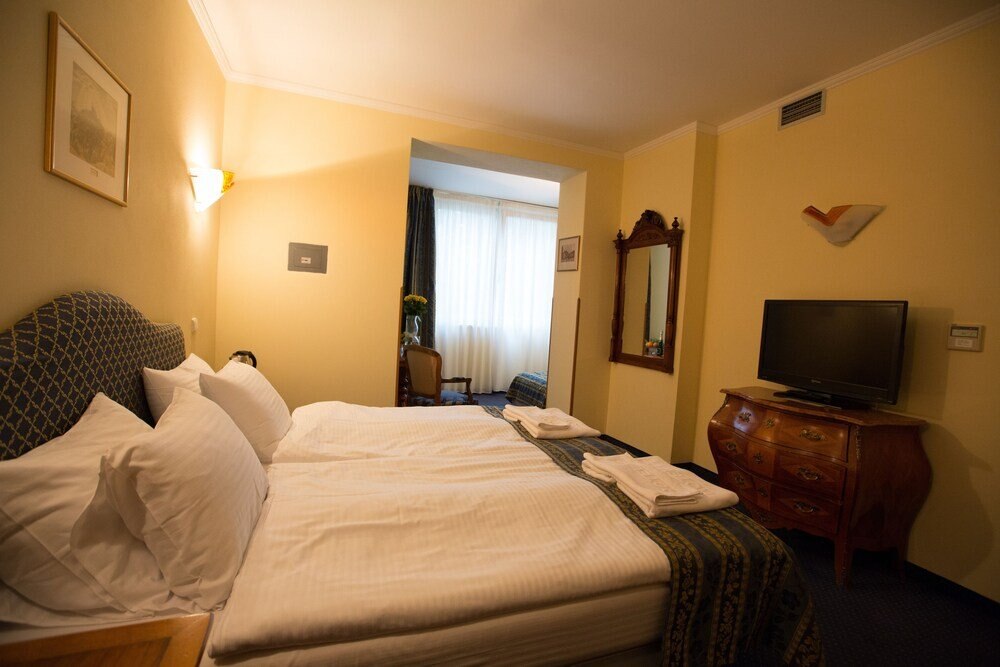Hotel Tyl Room Type - Triple Room Hotel Tyl Room Type - Triple Room