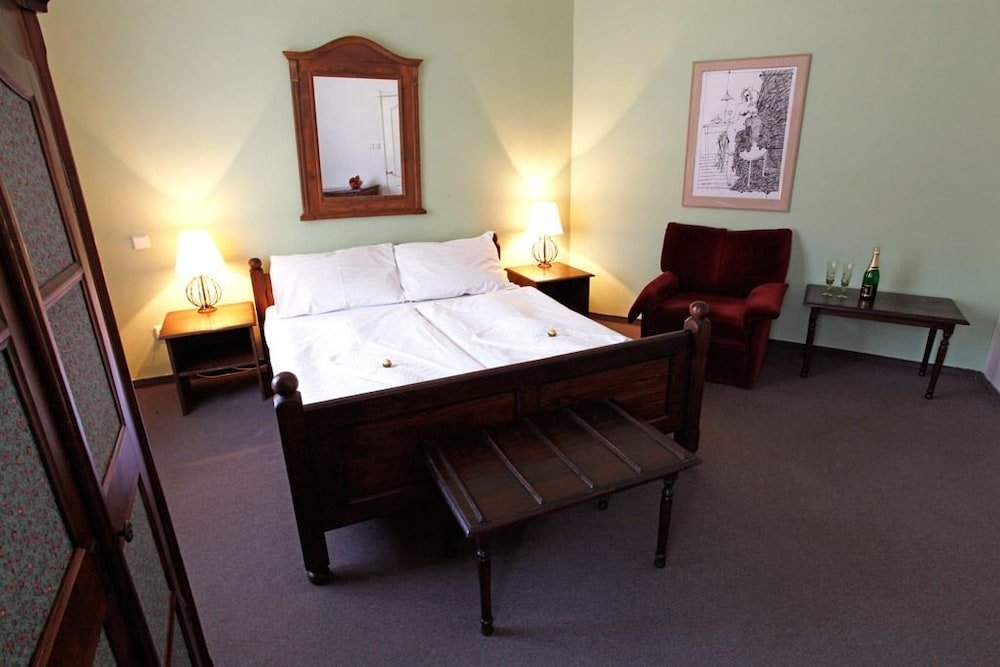 U Krize Room Type - Standard Double or Twin Room, 1 Double or 2 Twin Beds