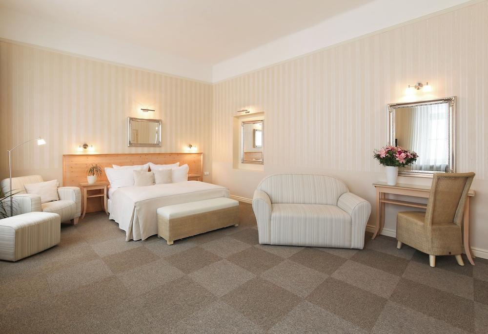 Unitas Hotel Room Type - Honeymoon Suite