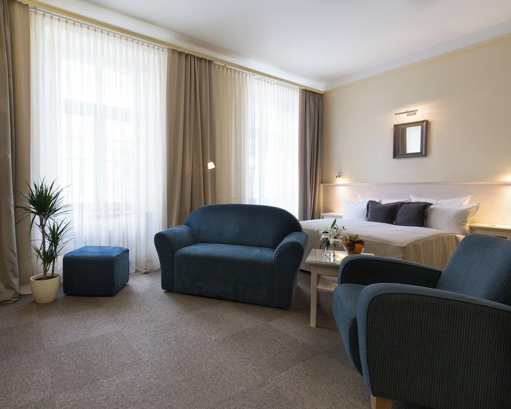Unitas Hotel Room Type - Junior Suite