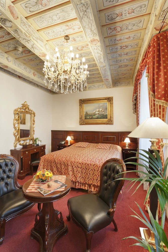 Hotel U Zlatého Stromu Prague by BHG