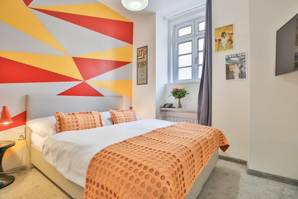 LH Vintage Design Hotel Sax Room Type - Small Basic Budget  Double Room - Ground Floor
