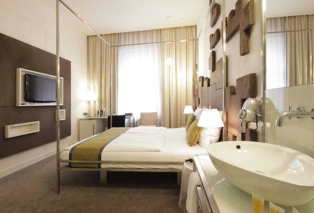 Pure White Room Type - Standard Double or Twin Room