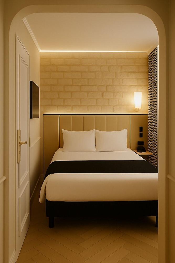 Grand Tonic Hôtel & SPA Paris Room Type - Standard Double Room Grand Tonic Hôtel & SPA Paris Room Type - Standard Double Room