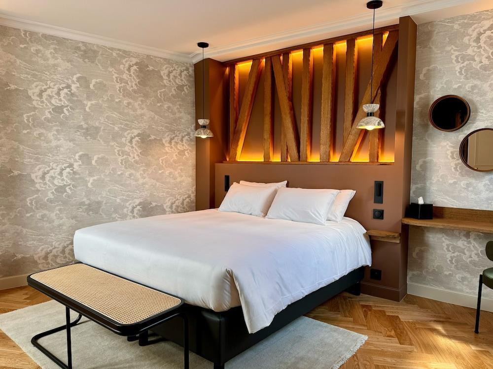 Abbatial Saint Germain Room Type - Suite, 1 Queen Bed, City View