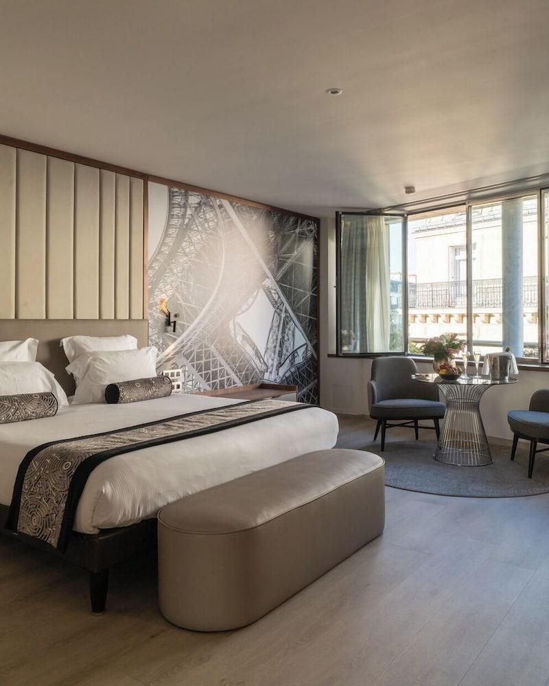 La Clef Tour Eiffel Paris by The Crest Collection Room Type - Junior Suite