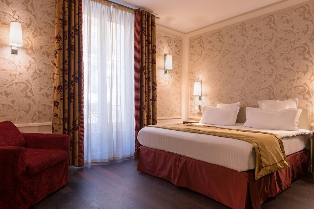 Crystal Hôtel Room Type - Superior Double or Twin Room, 1 King Bed with Sofa bed, City View