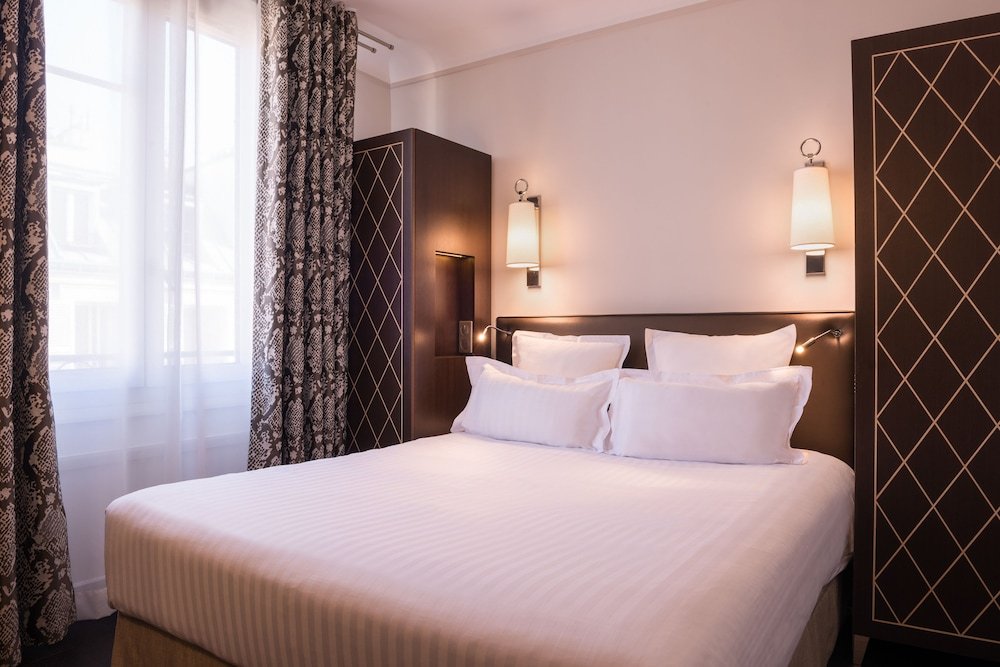 Crystal Hôtel Room Type - Classic Double Room