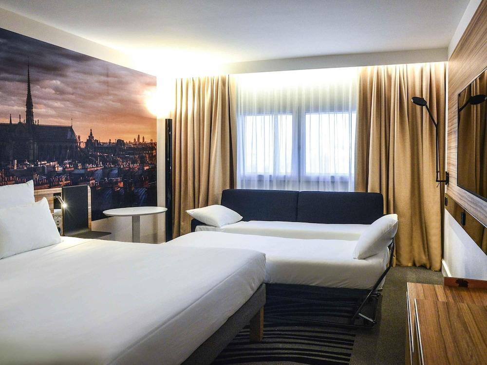 Novotel Paris 14 Porte d'Orleans Room Type - Superior Room, 1 Queen Bed with Sofa bed