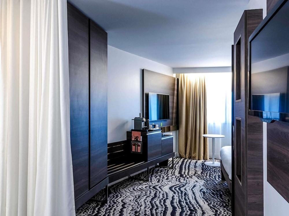Novotel Paris 14 Porte d'Orleans Room Type - Executive Room, 1 Queen Bed with Sofa bed (Paris View) Novotel Paris 14 Porte d'Orleans Room Type - Executive Room, 1 Queen Bed with Sofa bed (Paris View)